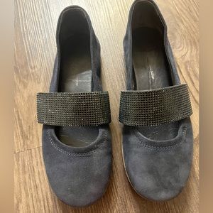 Miss Blumarine shoes. Preowned.100% authentic.Euro size30 (13US). made in Italy.